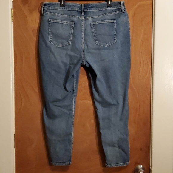 St John's Bay Emroidered Floral Skinny Jeans 18 - Picture 2 of 3